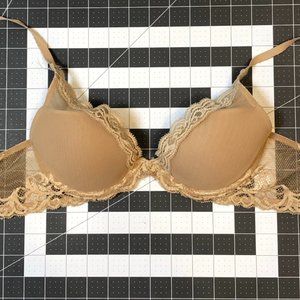 Preowned Natori feathers contour plunge bra 36A